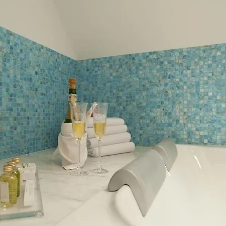 Kolegiacki Hotell 4*