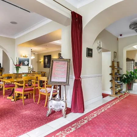 Kolegiacki 4* Poznan