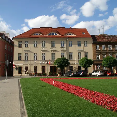 Kolegiacki 4* Poznan