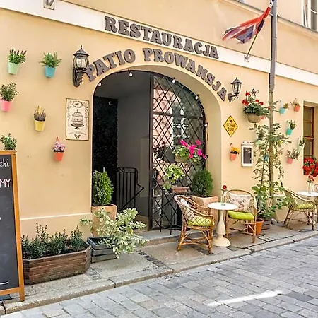 Kolegiacki 4*