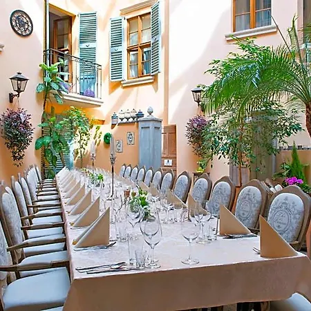 Hotel Kolegiacki 4*