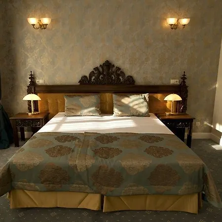 Kolegiacki Hotel 4*