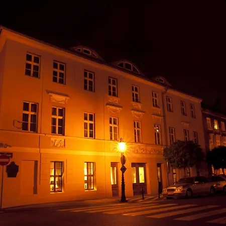 Kolegiacki Otel 4*