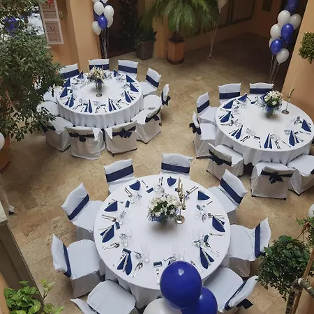 فندق Kolegiacki 4*