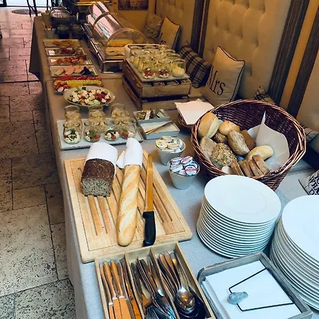 Kolegiacki Otel Poznan